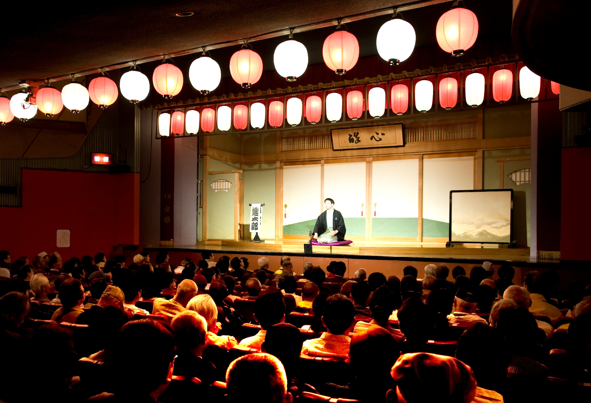 asakusa_engei_hall_stage